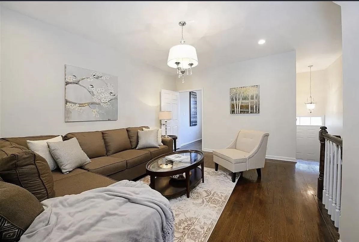 43 LOCUST Street, Jersey City, JC West Bergen, NJ 07305 - Property photo 4 of 22