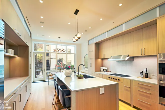6 West 95th Street, New York, NY 10025