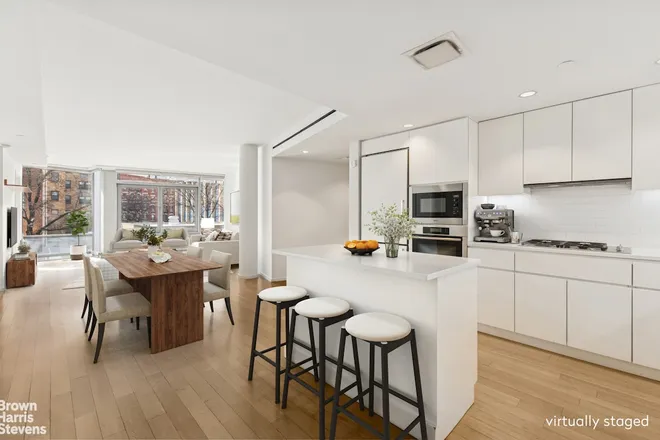 425 West 53rd Street #205, New York, NY 10019