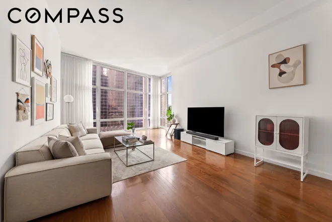 1600 Broadway #21C, New York, NY 10019