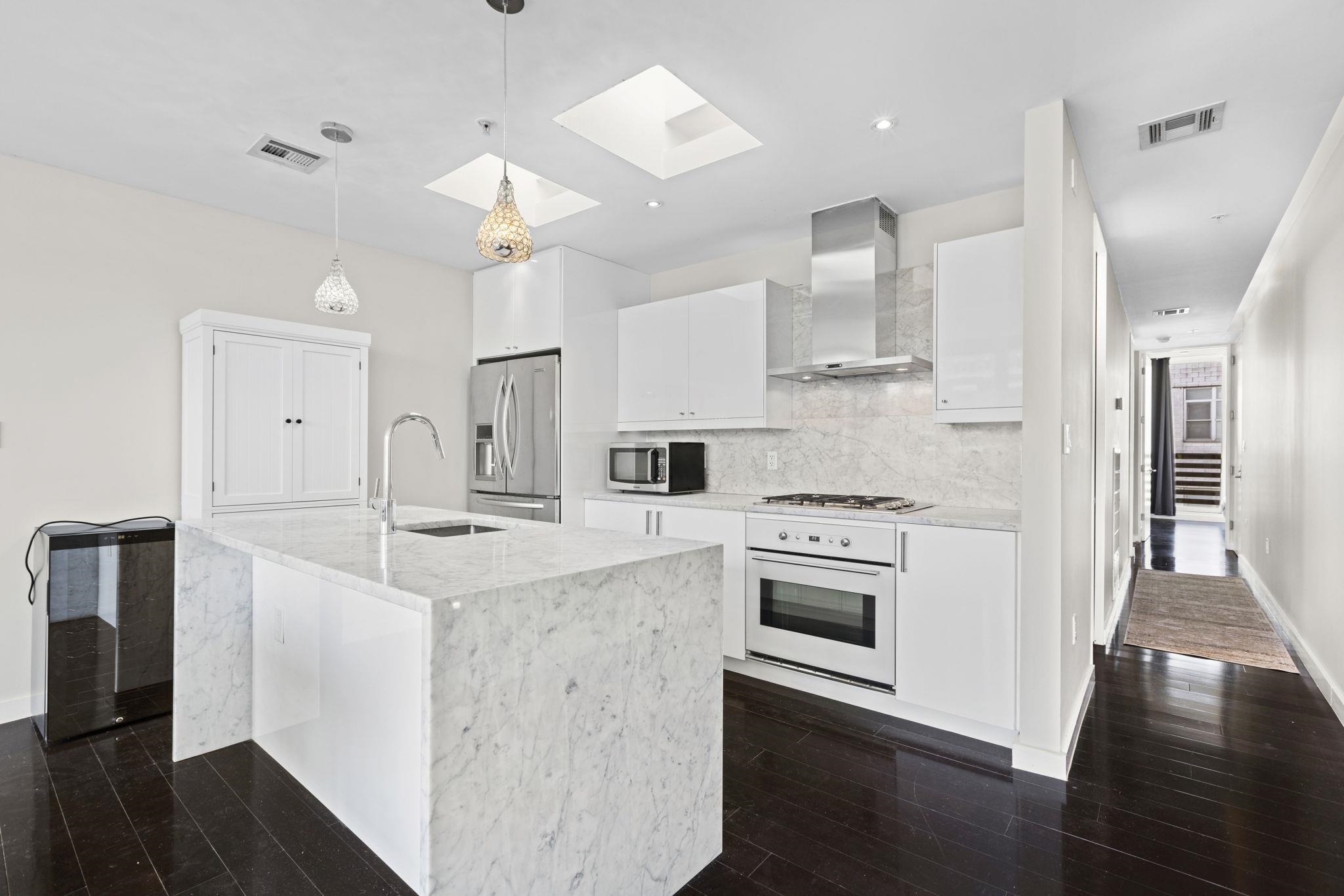 93 BRIGHT Street, Jersey City, JC Downtown, NJ 07302-0000 - Property photo 3 of 22
