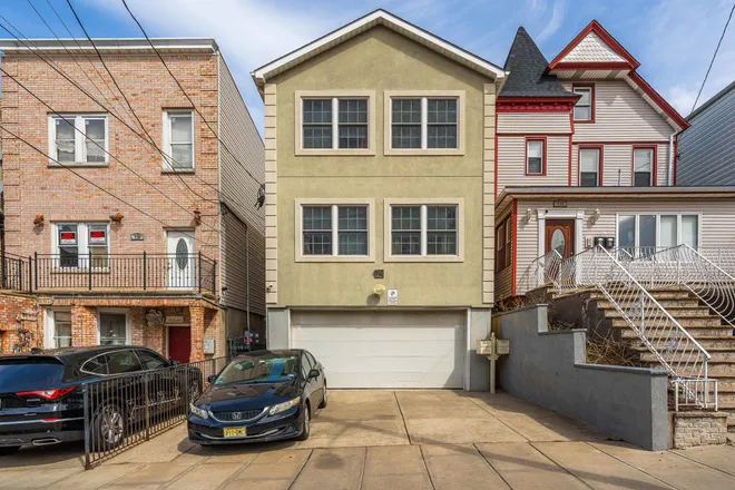 714 17th Street, Union City, NJ 07087