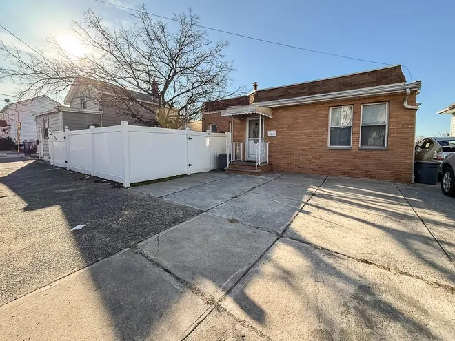 121 FOWLER Avenue, JC, West Bergen, NJ 07305