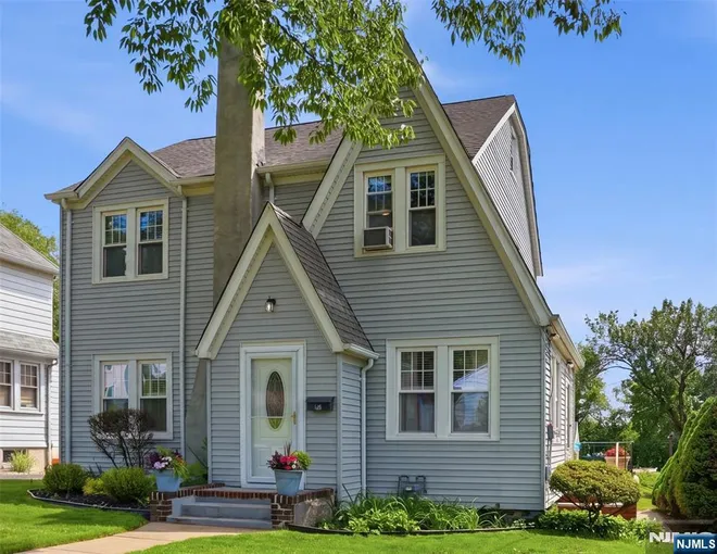 88 Lindbergh, Teaneck, NJ 07666