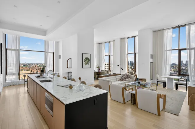 215 East 19th Street #17D, New York, NY 10003