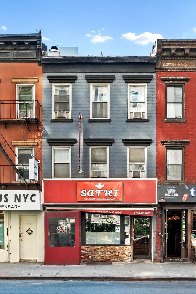216 3rd Avenue, New York, NY 10003