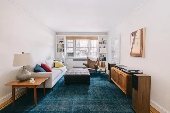 25 MINETTA Lane #4D, New York, NY 10012