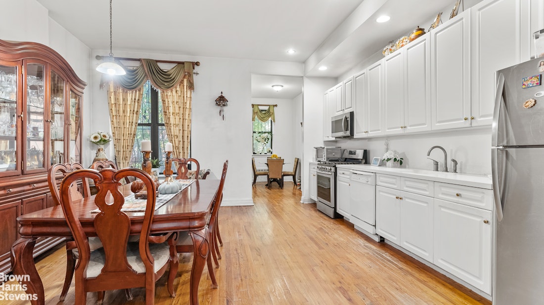 563 West 161st Street, Washington Heights, Manhattan, NY 10032 - Property photo 4 of 11