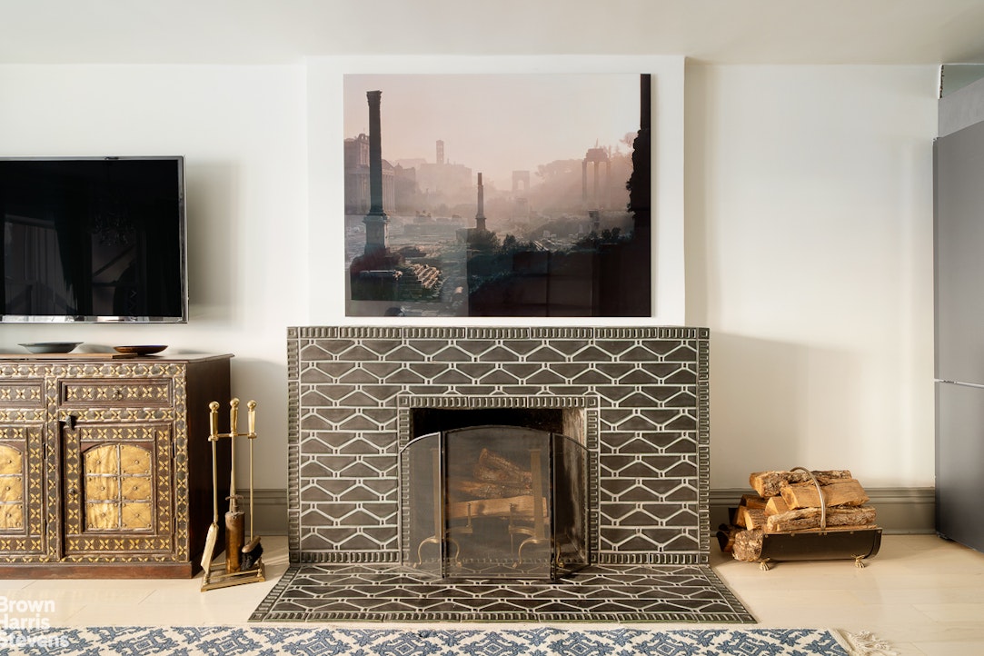 40 REMSEN Street #1, Brooklyn Heights, Brooklyn, NY 11201 - Property photo 2 of 23