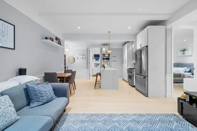 321 West 78th Street #1E, New York, NY 10024