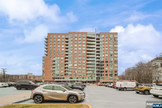 612 Hudson #612, Edgewater, NJ 07020