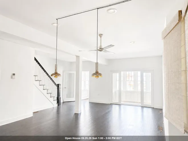 528 UNDERCLIFF Avenue, Edgewater, NJ 07020-1593