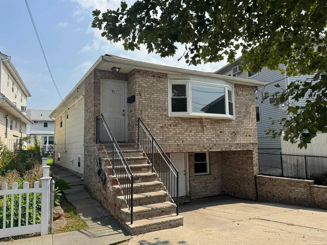 71 SUBURBIA Court, JC, West Bergen, NJ 07305
