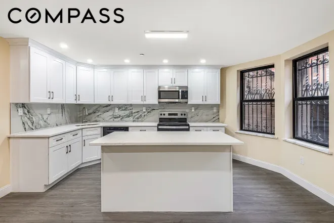 946 Saint Nicholas Avenue, New York, NY 10032