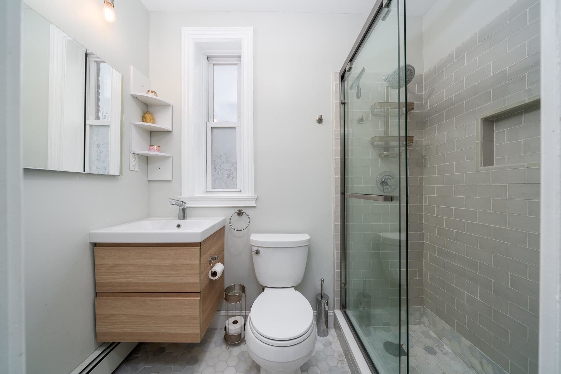 109 ERIE Street, Jersey City, JC Downtown, NJ 07030 - Property photo 5 of 6