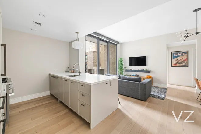 540 6th Avenue #6F, New York, NY 10011
