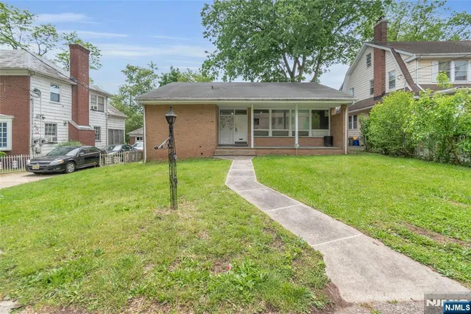 86-88 Chancellor, Newark, NJ 07112