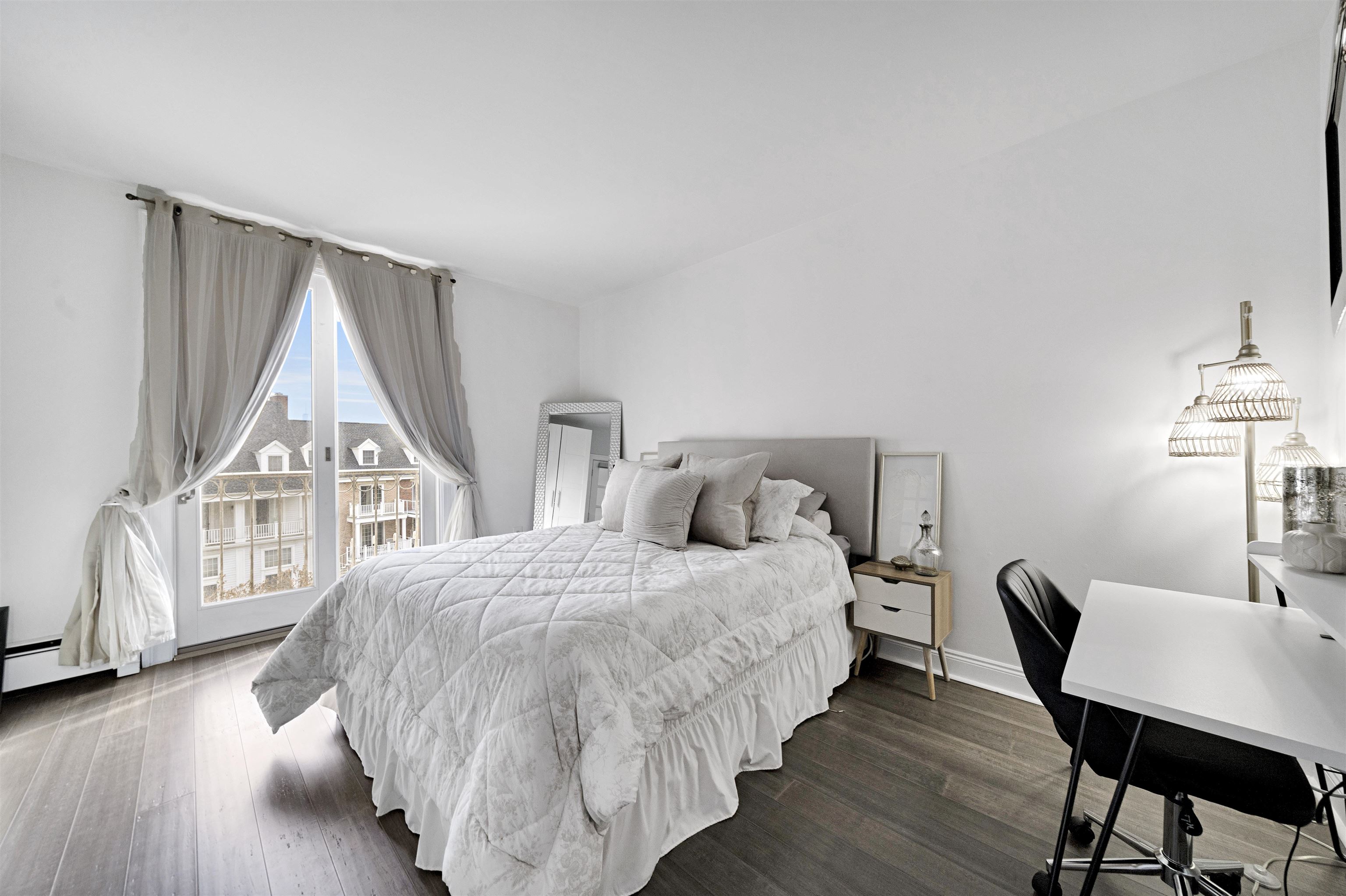 204 SHEARWATER Court WEST, Jersey City, JC Bergen Lafayette, NJ 07305 - Property photo 5 of 18