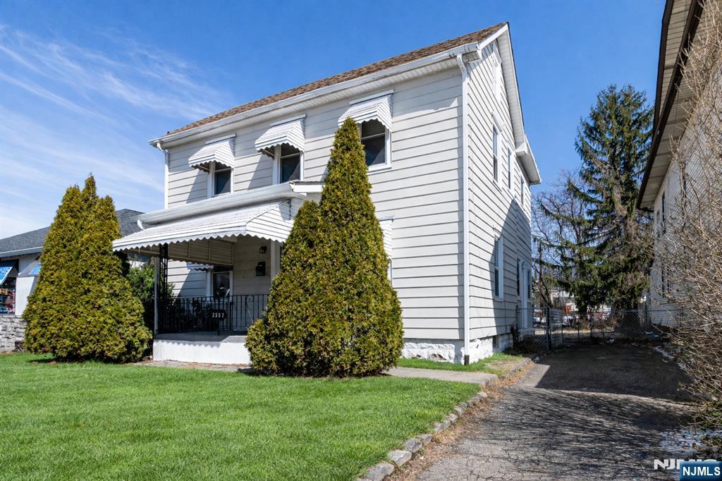 2557 Wh-Mer, Hamilton Township, Hamilton, NJ 08619 - Property photo 3 of 36