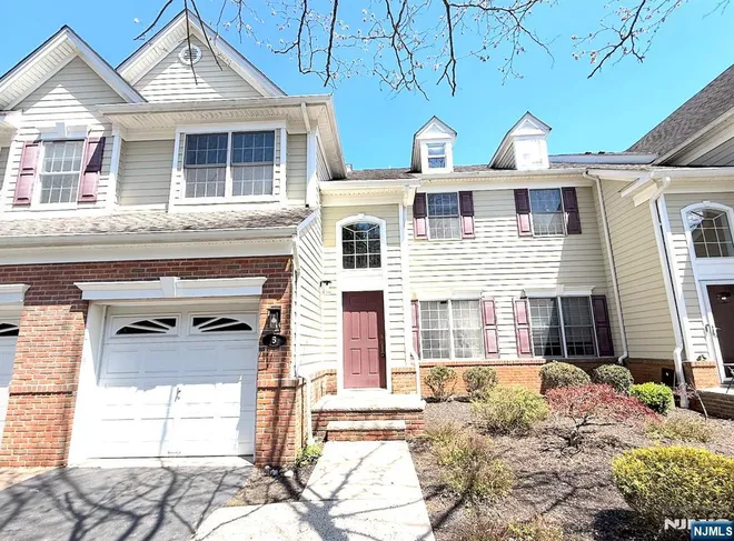 5 Magnolia #54, Cedar Grove, NJ 07009