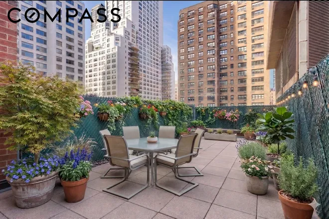 301 East 62nd Street #2B, New York, NY 10065