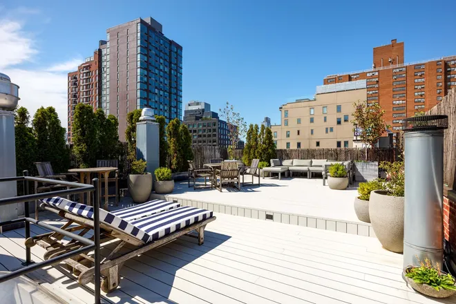 240 East HOUSTON Street #PHD, New York, NY 10009