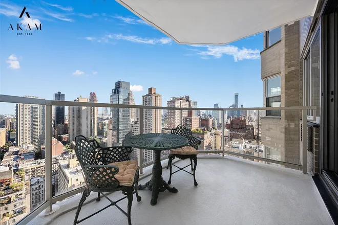300 East 74th Street #27A, New York, NY 10021