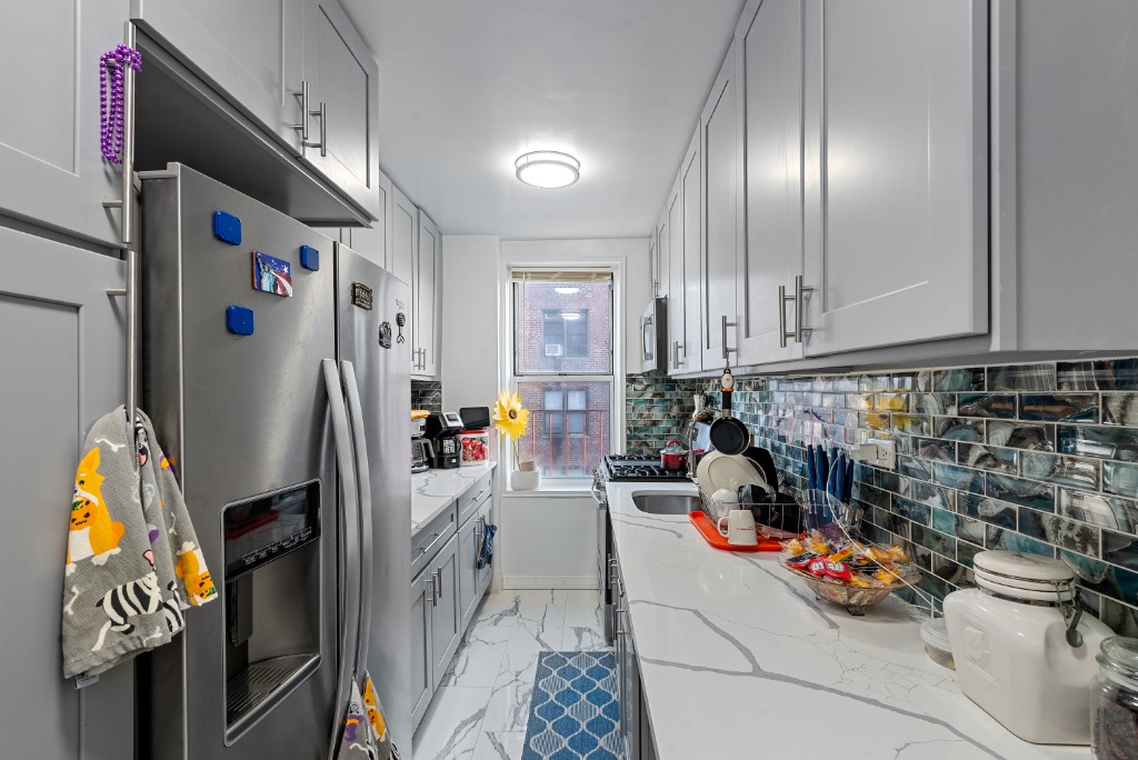 67-30 Clyde Street #5T, Forest Hills, Queens, NY 11375 - Property photo 4 of 20