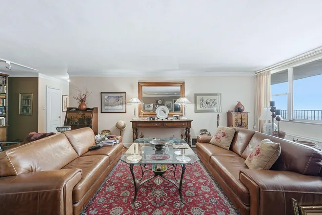 6040 Boulevard EAST, West New York, NJ 07093