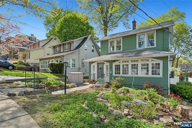 34 Linwood, Bogota, NJ 07603