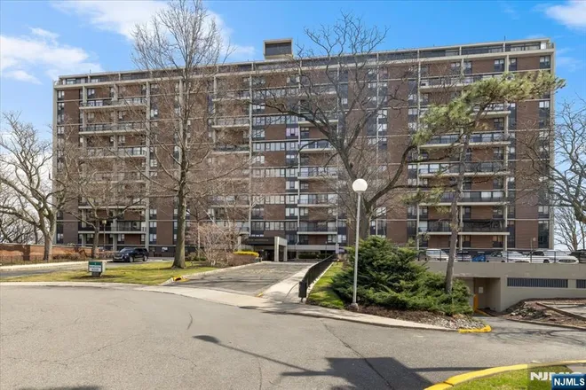 1 Horizon #1209, Fort Lee, NJ 07024