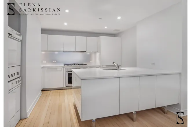 5 East 44th Street #4A, New York, NY 10017