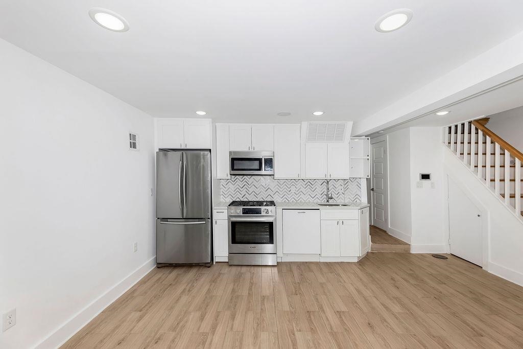 104 HOPKINS Avenue, Jersey City, JC Heights, NJ 07306 - Property photo 4 of 22