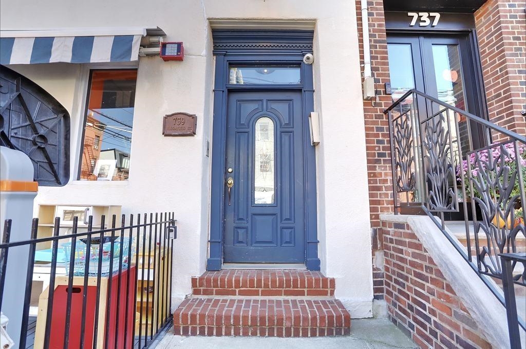 739 BLOOMFIELD Street, Hoboken City, Hoboken, NJ 07030 - Property photo 2 of 39