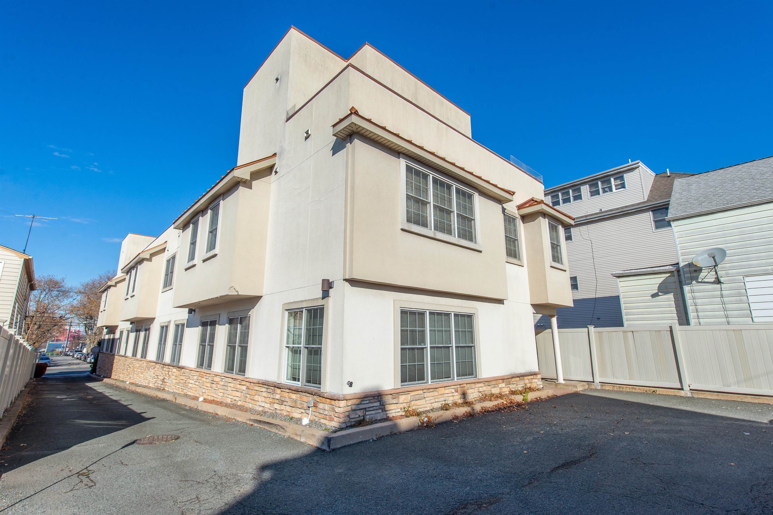 604 AVENUE A, Bayonne City, Bayonne, NJ 07002 - Property photo 3 of 24