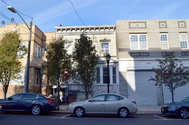 1909 NEW YORK Avenue, Union City, NJ 07087