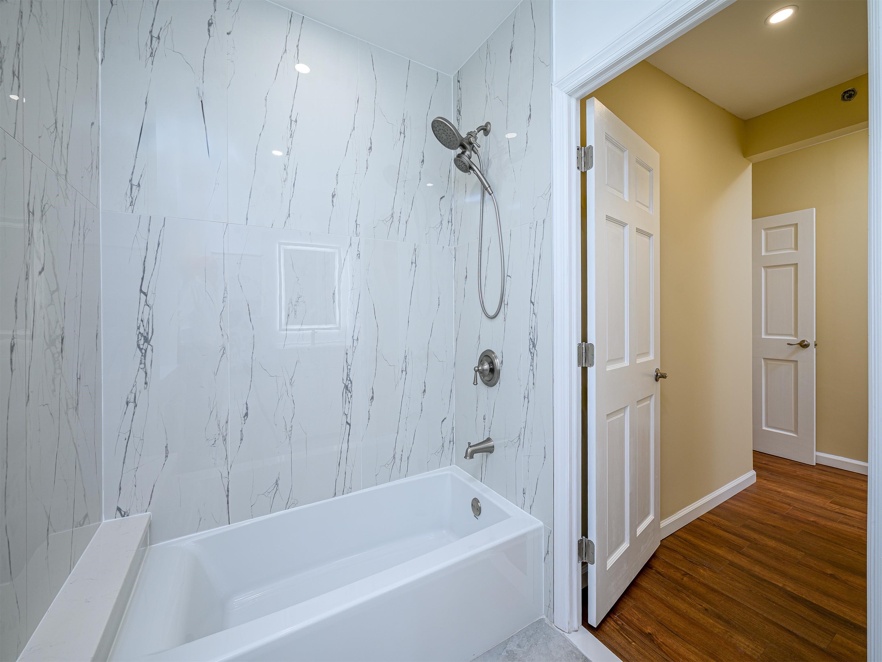 45 RIVER Drive SOUTH, Jersey City, JC Downtown, NJ 07310 - Property photo 2 of 30