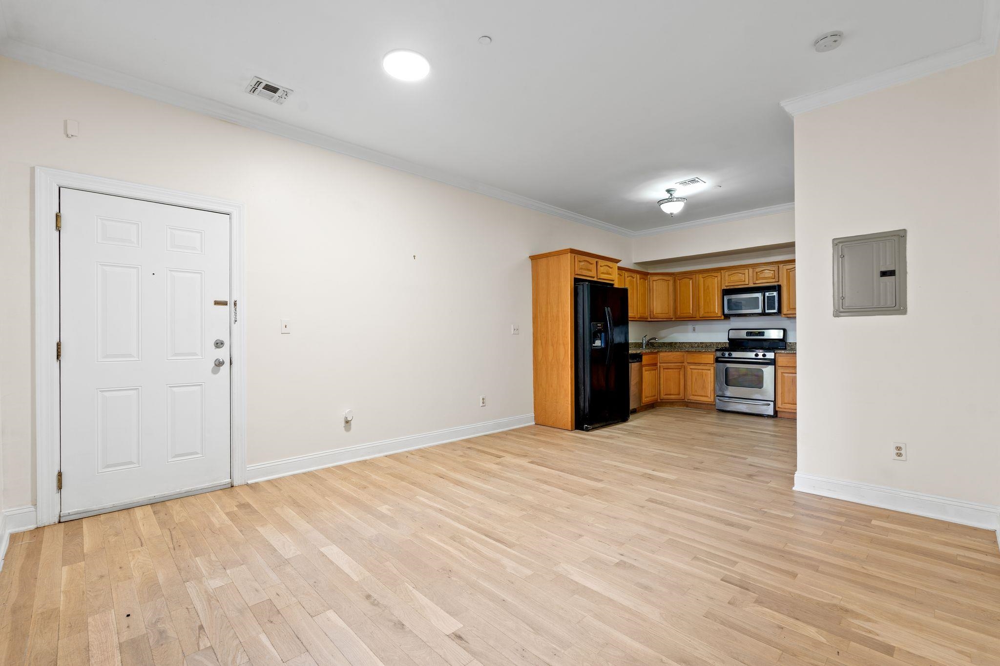 85 BROADWAY, Jersey City, JC Journal Square, NJ 07306 - Property photo 2 of 19