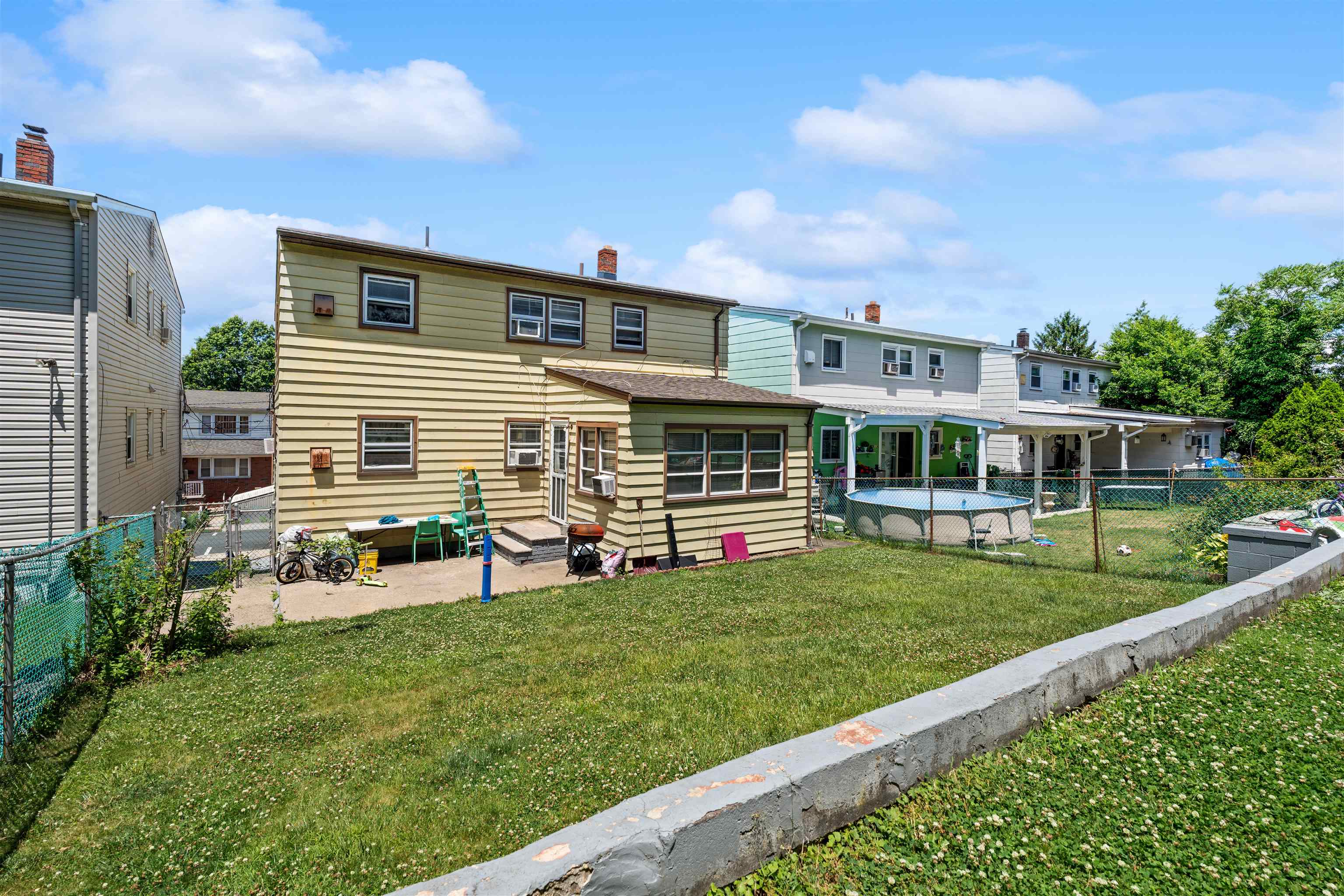 9114 SMITH Avenue, North Bergen Township, North Bergen, NJ 07047 - Property photo 4 of 34