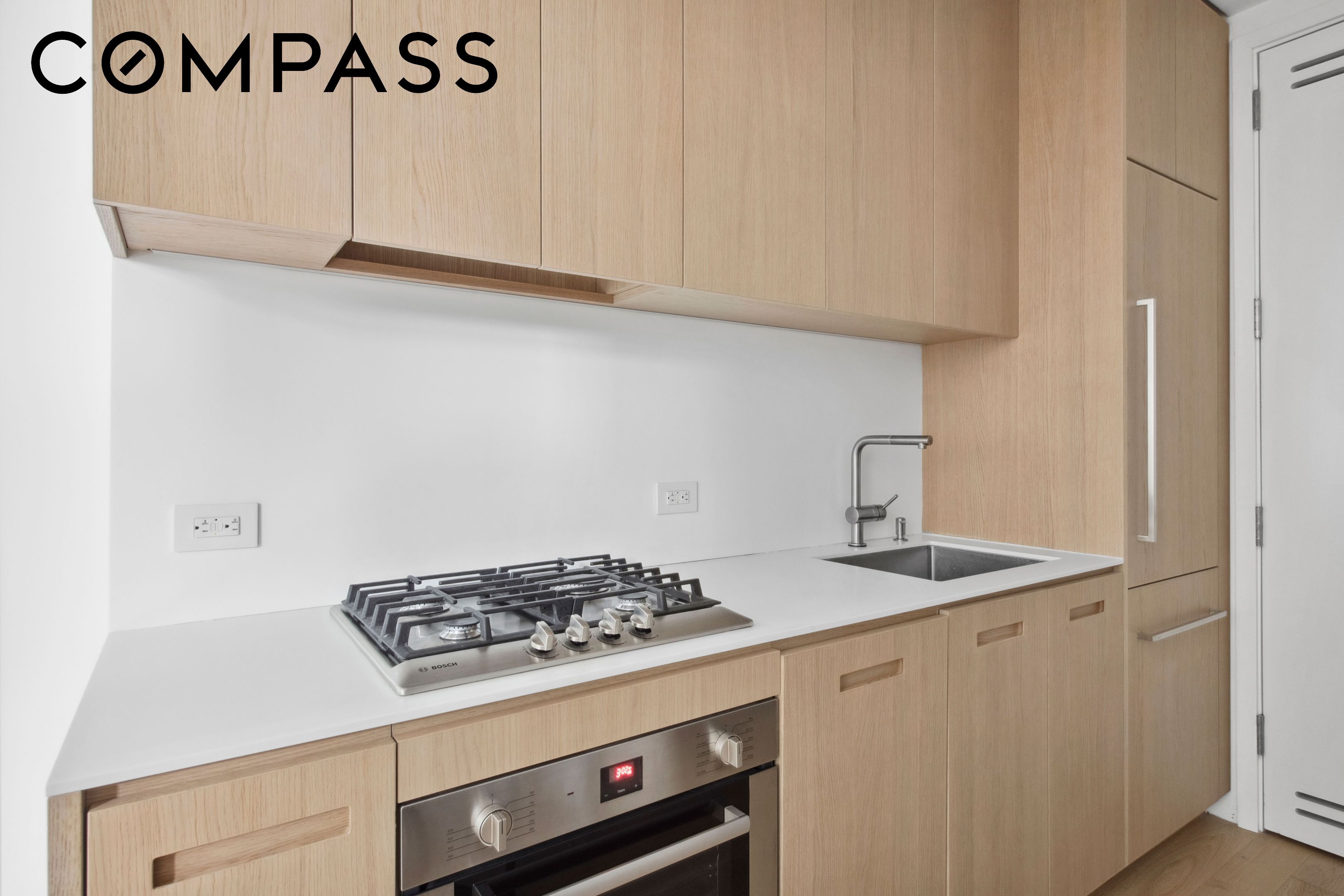 98 Front Street #9S, DUMBO, Brooklyn, NY 11201 - Property photo 5 of 12