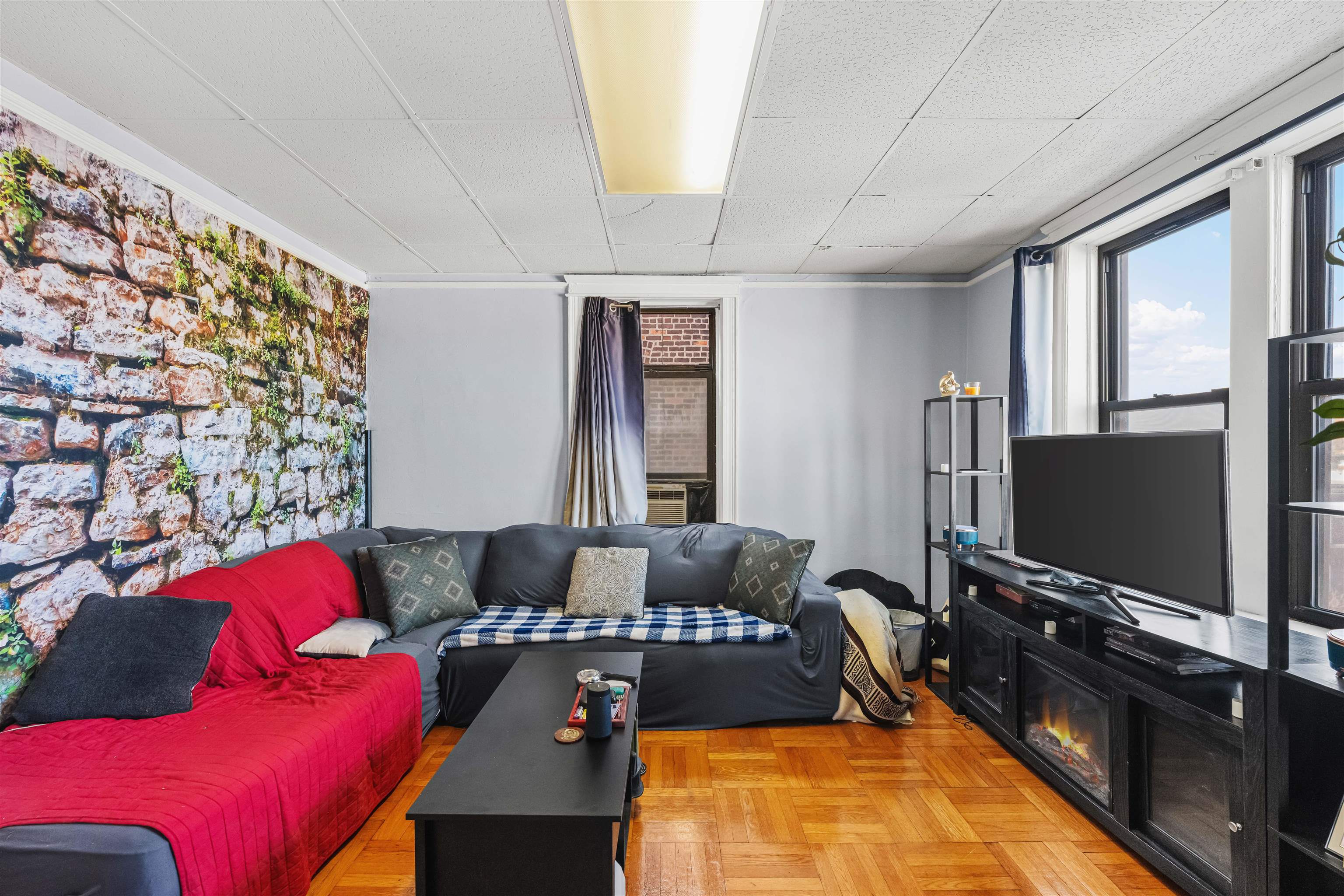 6601 BROADWAY, West New York Town, West New York, NJ 07093 - Property photo 2 of 26