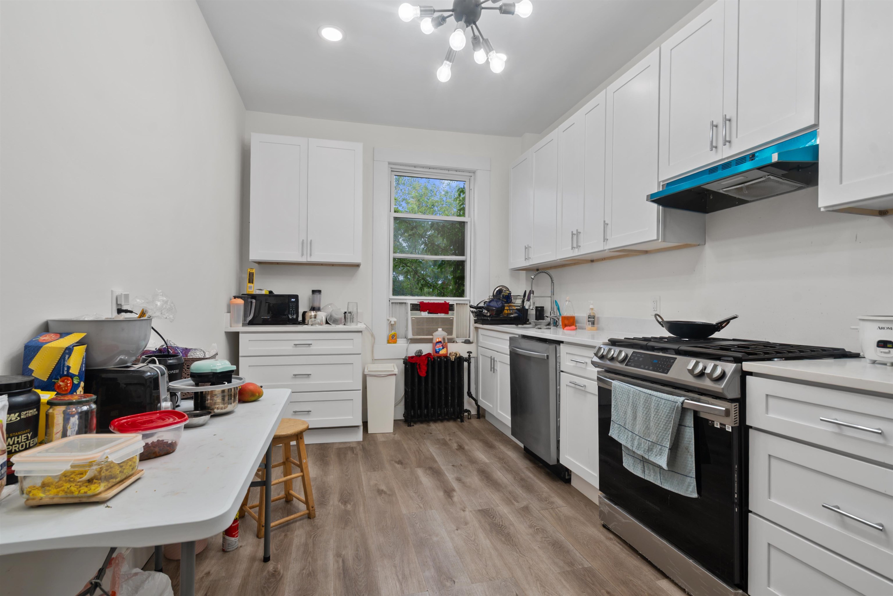 486 CENTRAL Avenue, Jersey City, JC Heights, NJ 07307 - Property photo 2 of 39