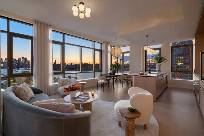 480 KENT Avenue #18B, Brooklyn, NY 11249