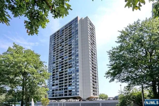 6 Horizon #2107, Fort Lee, NJ 07024
