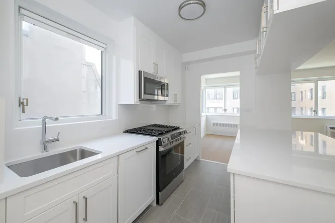 20 East 68th Street #9-A, New York, NY 10065