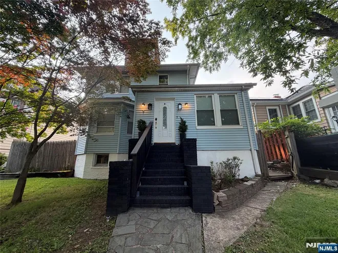 188 Teaneck, Ridgefield Park, NJ 07660