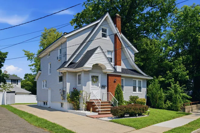 38 SHADYSIDE Avenue, Dumont, NJ 07628
