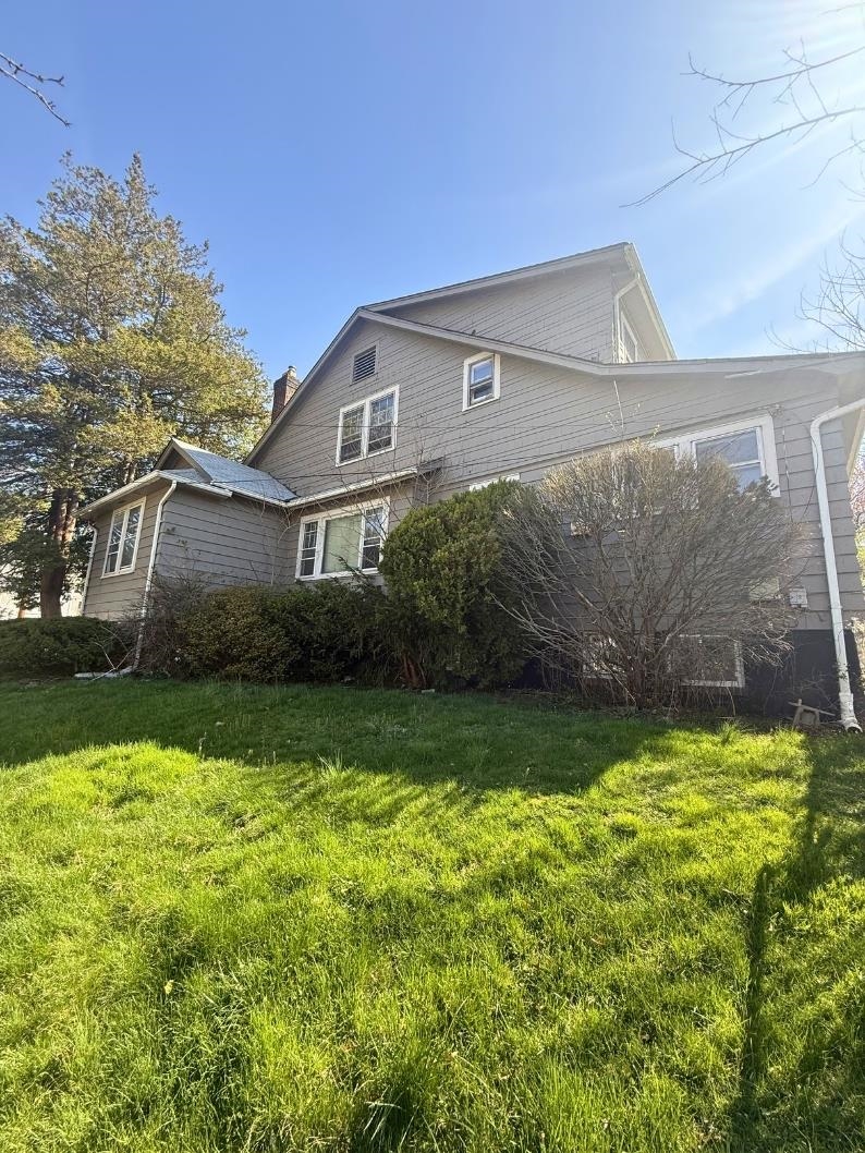 12-14 HILLCREST Road, Maplewood Township, Maplewood, NJ 07040-1624 - Property photo 4 of 44