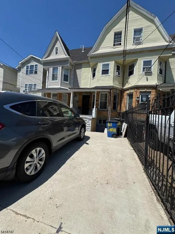 61 Lincoln, Newark, NJ 07104