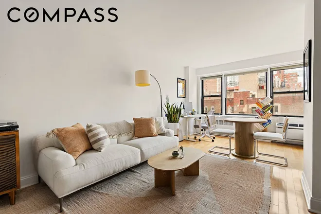 245 East 24th Street #9B, New York, NY 10010